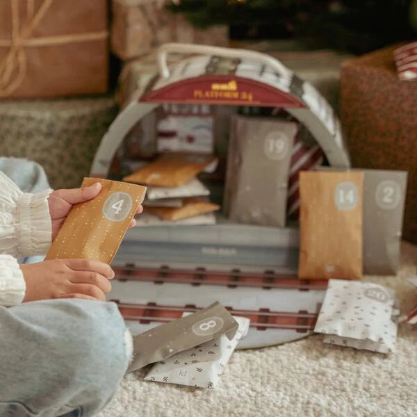 Calendrier de l'avent avec circuit de train - Little Dutch