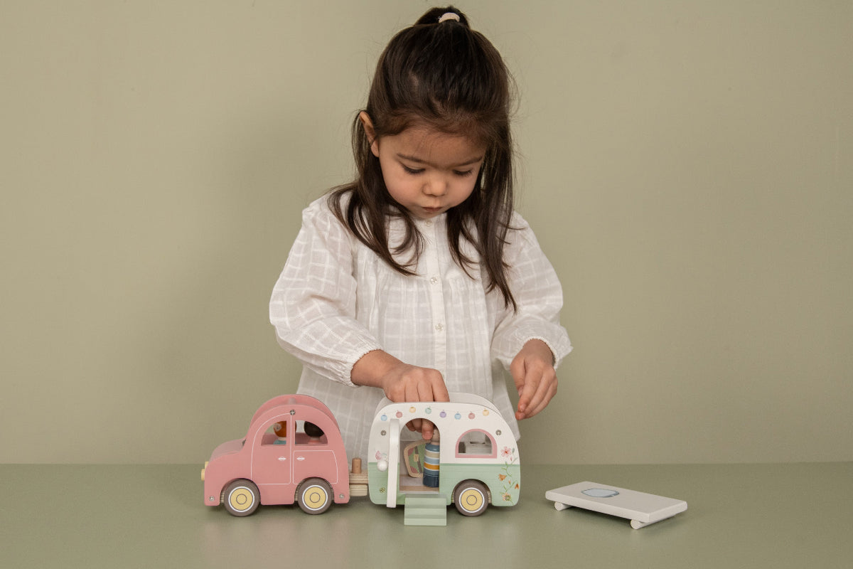 Voiture avec caravane