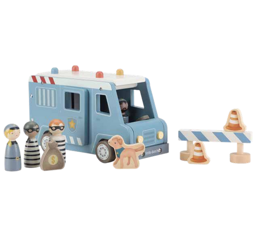 Fourgon de police en bois