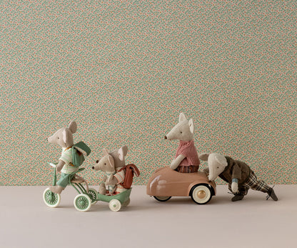 Abri avec son Tricycle à Souris - Vert - Maileg