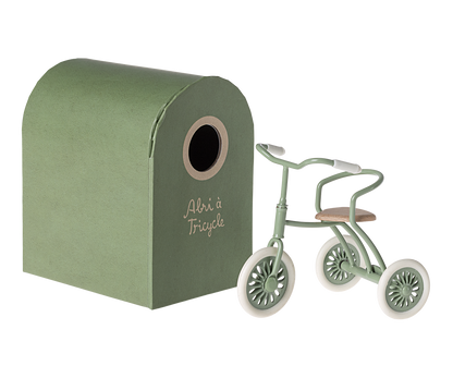 Abri avec son Tricycle à Souris - Vert - Maileg