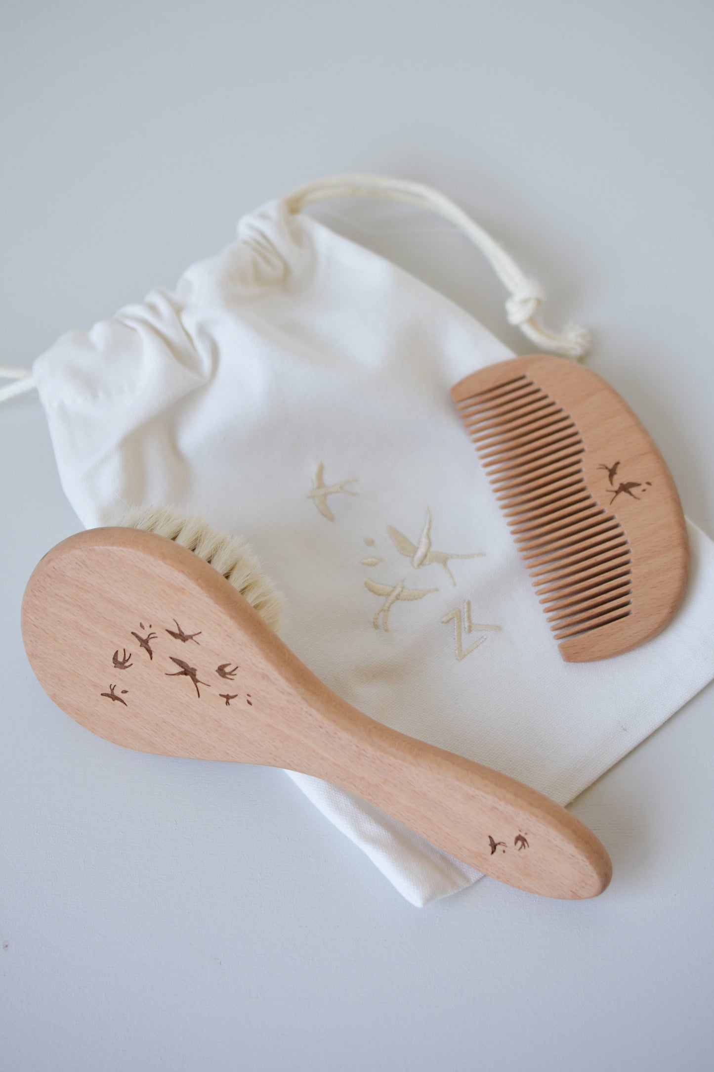 Set de brosse & peigne "Hirondelles"