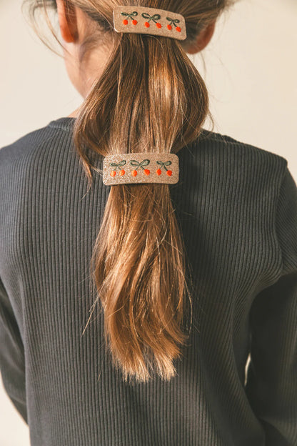 Barrette Cherry Twist cerises pailetées – Luciole et petit pois