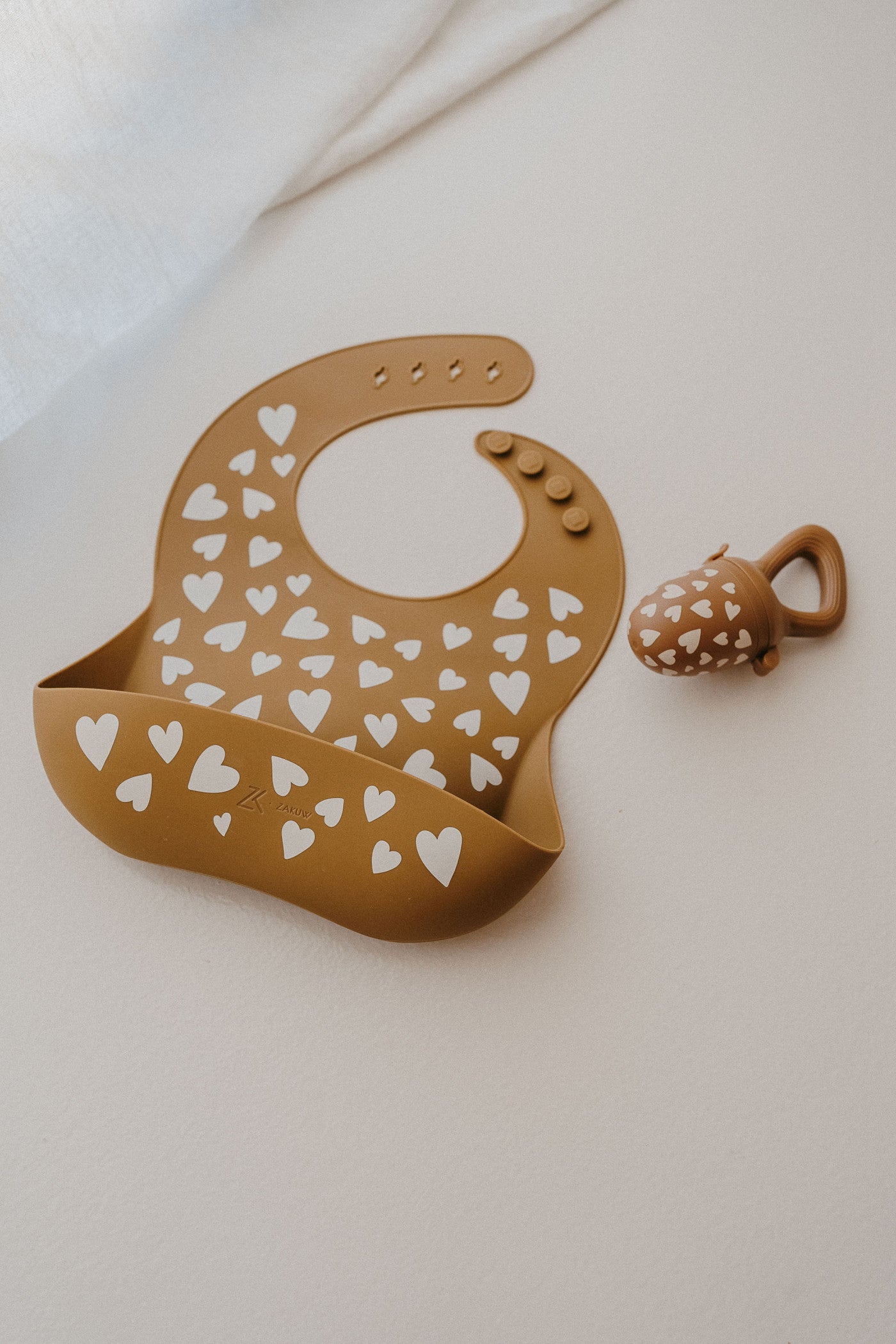 Bavoir en silicone #Love Camel