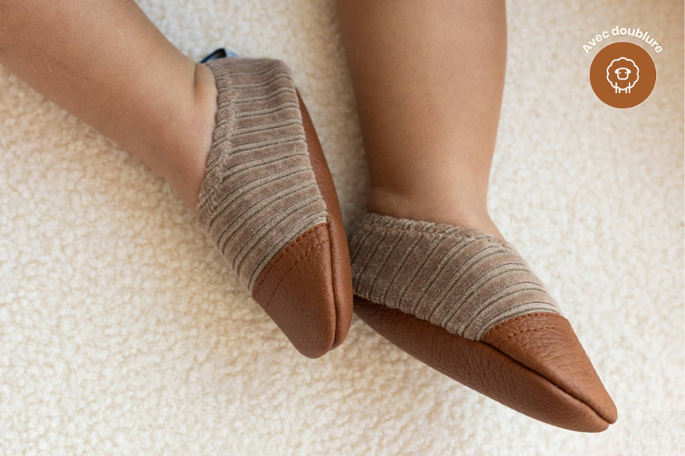 Chaussons - les Petits Velours Noisette - Les Pas Petits
