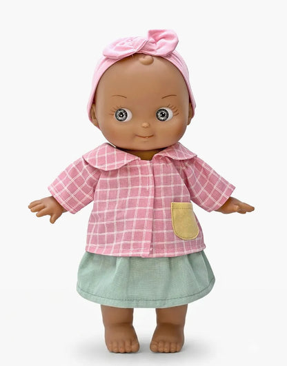 Maïa à l’école et son ensemble à carreaux rose - Minikane
