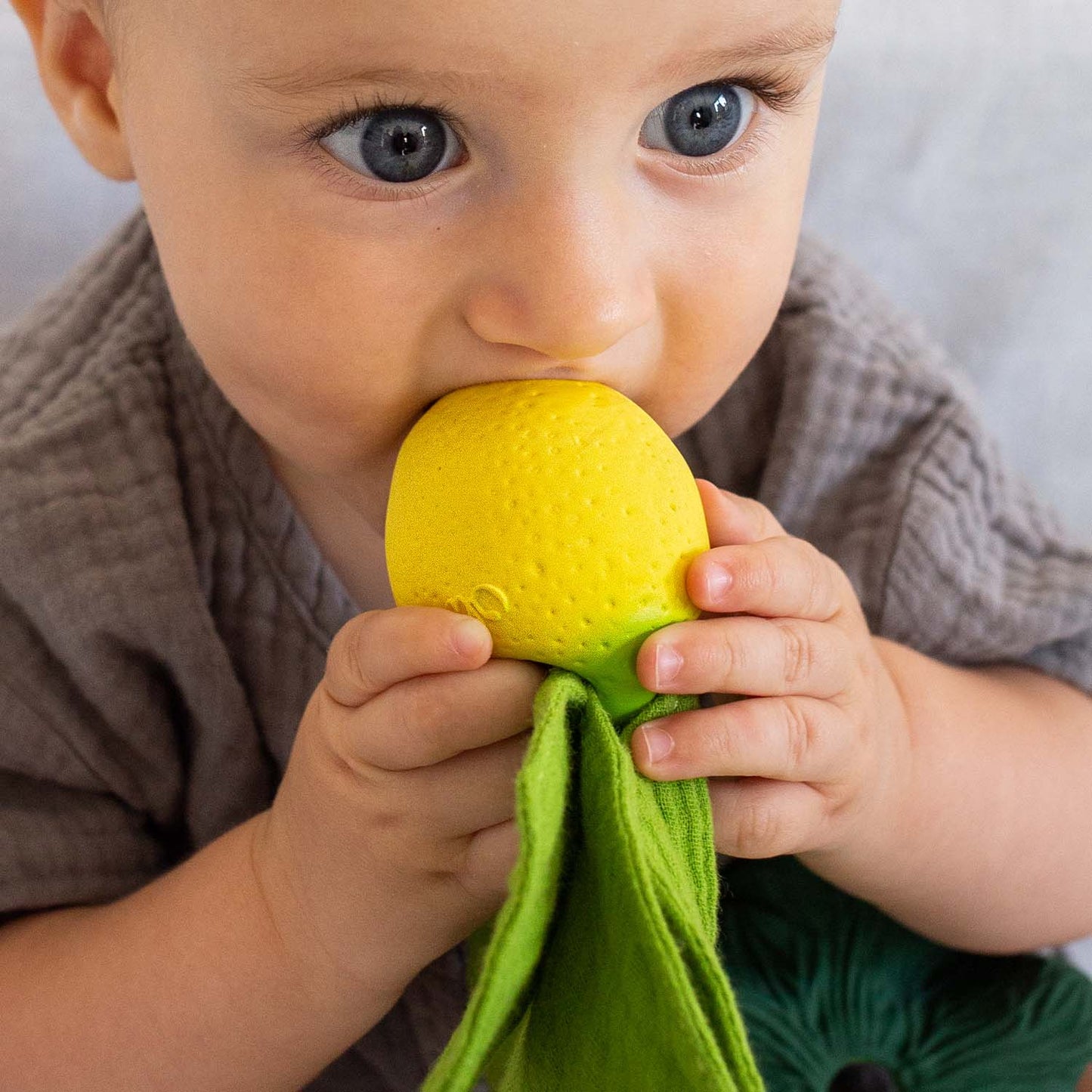 Lou le citron 🍋 Mini Doudou-Anneau Dentition Bébé- Oli and Carol